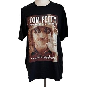 NWT Tom Petty T-Shirt Wildflowers "Somewhere You Feel Free" Black Shortsleeve